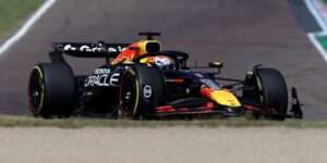 Los McLaren superan a Verstappen; Alonso 12.º, Sainz 15.º y Colapinto 19.º