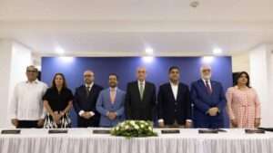Comisión consultiva celebra su primera reunión para evaluar la construcción de un nuevo estadio