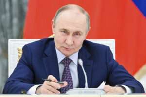 Putin reitera que Rusia "no renunciará a sus objetivos" en Ucrania durante llamada con Trump