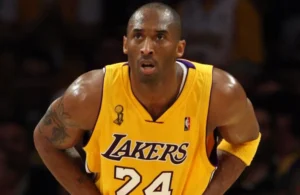 Zapatillas de debut de Kobe Bryant con Lakers se venden por 240 mil dólares