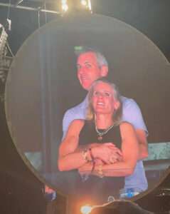 La jefa de RR.HH. de Astronomer renuncia tras ser captada por la kiss-cam en concierto de Coldplay