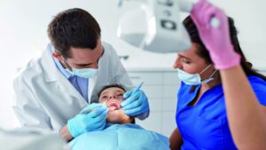 Un estudio científico vincula la mala salud dental con niveles altos de azúcar y colesterol