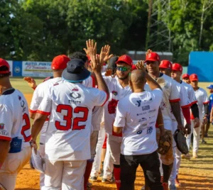 Los Reales de Santiago continúan invictos en la Liga de Verano 2025