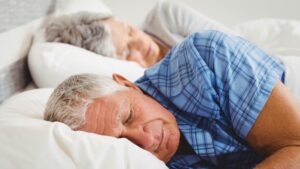 Dormir más de nueve horas al día aumenta hasta un 34 % el riesgo de muerte