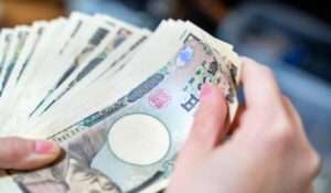En Japón, los esposos entregan todo su sueldo… y viven con una mesada que les da su mujer
