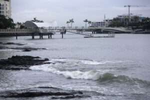 Centroamérica mantiene un alerta de vigilancia por posible llegada de tsunami