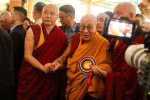 A punto de cumplir 90 años, el Dalai Lama expresa su deseo de vivir 30 o 40 años más