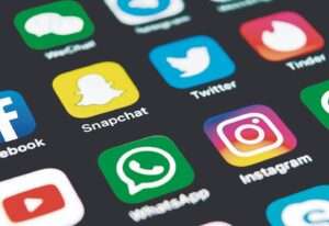 Aumentan las estafas en redes sociales: TikTok, WhatsApp e Instagram bajo la lupa