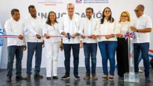 Abinader inaugura obras hidráulicas en Azua