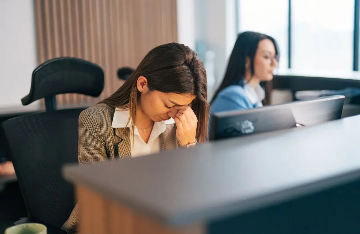 ¿Licencia por desamor? La sorprendente tendencia laboral que arrasa en Asia