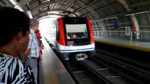 Pasajeros del Metro preocupados por el cierre de 5 estaciones en Villa Mella