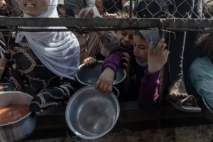 La agencia de la ONU advierte que un millón de niños palestinos está en riesgo, mientras continúan las restricciones al ingreso de ayuda humanitaria