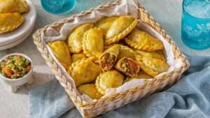 ¿Conoces la empanada de ñame con huevo?