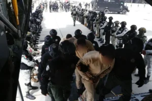 Nueva York: Tres de los 26 narcos enviados desde México enfrentan cargos en EE.UU.