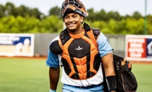 Samuel Basallo, prospecto top de los Orioles, debuta como bateador designado en Houston