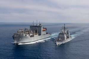 Estados Unidos envía buques con misiles cerca de Venezuela en operación estratégica