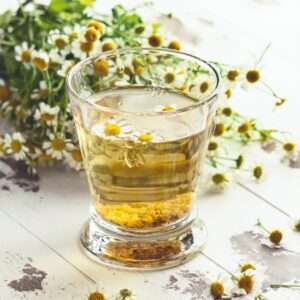 Descubre cómo la manzanilla mejora tu salud digestiva sin una sola pastilla