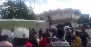 Operadores de maquinarias agrícolas reclaman pago atrasado frente al Ministerio