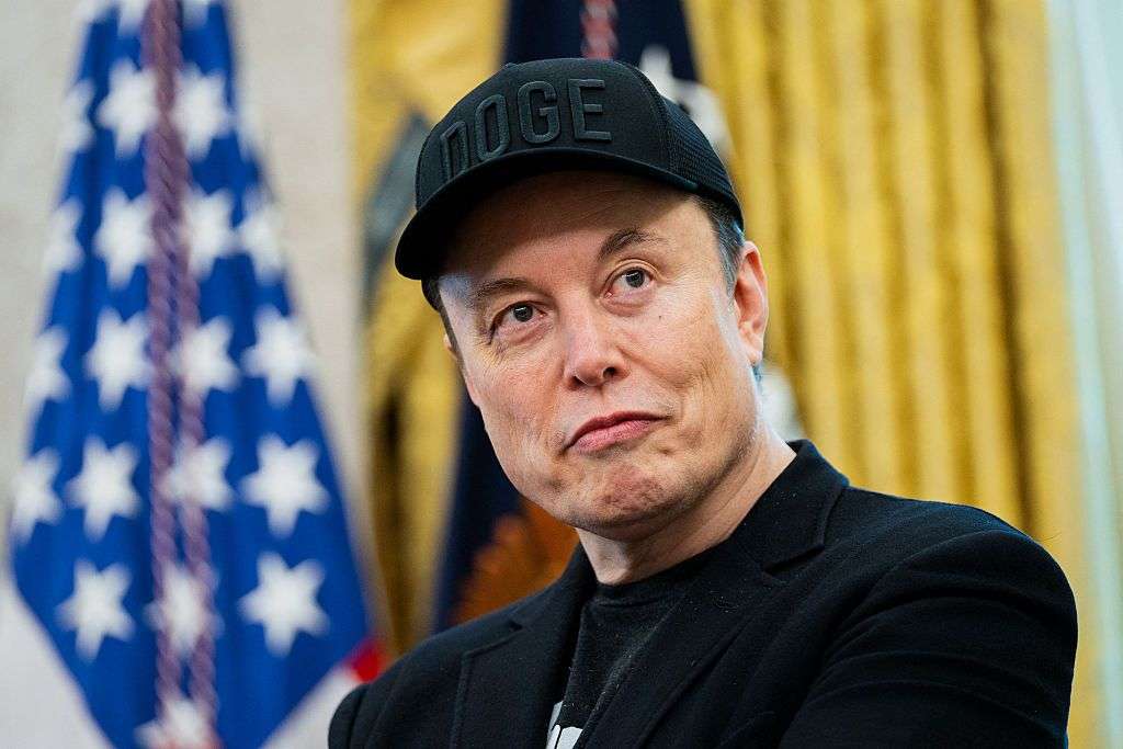 Elon Musk anuncia lanzamiento de Grok 5, su modelo de IA multimodal, y desafía a GPT-5 de OpenAI