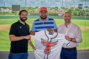 Edwin Encarnación se une a los Toros del Este