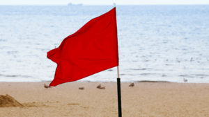 Oleaje peligroso en la costa norte: playas de Puerto Plata bajo bandera roja por efectos del huracán Erin