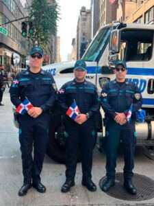 PN dominicana presenta por primera vez su uniforme en la Gran Parada Dominicana de Nueva York