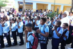 Más de 2 millones de estudiantes regresan a clases este lunes en RD