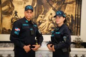 Nuevo uniforme, viejos problemas: la Policía necesita reforma, no solo cambio de tela