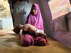 Dos bebés de tres y cinco meses mueren en Gaza por desnutrición, según Sanidad