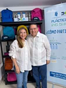 Carolina Mejía y Yayo Sanz Lovatón se unen en “Plásticos por Útiles Escolares”