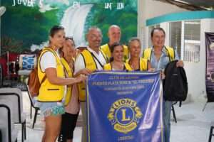 “Michel Brukier, vicepresidente del Club de los Leones de Sosúa, impacta a cientos de niños con entrega de útiles escolares”
