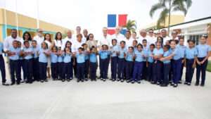 Abinader inaugura tres nuevos centros educativos