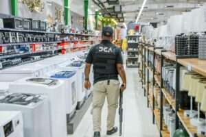 La DGII y Aduanas realizan operativos por separado en comercios nacionales y de capital chino
