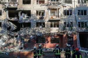 Rusia lanza ataque masivo sobre Kiev, 14 civiles pierden la vida