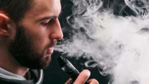 ¡Atención fumadores! El vape aumenta el riesgo de disfunción eréctil