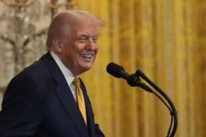 Casa Blanca analiza situación en Venezuela y papel de las fuerzas del régimen