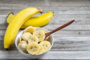 Por qué la banana sigue siendo un favorito entre quienes buscan perder peso, según expertos