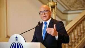 Presidente Luis Abinader desmiente renuncia de Homero Figueroa