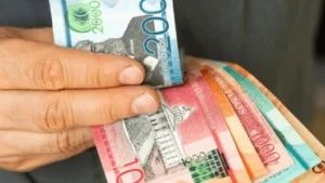 Abinader califica de “indignante” el salario mínimo público y anuncia posible aumento