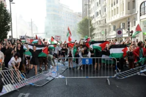 Suspenden final de La Vuelta en Madrid tras manifestantes propalestina tomar control