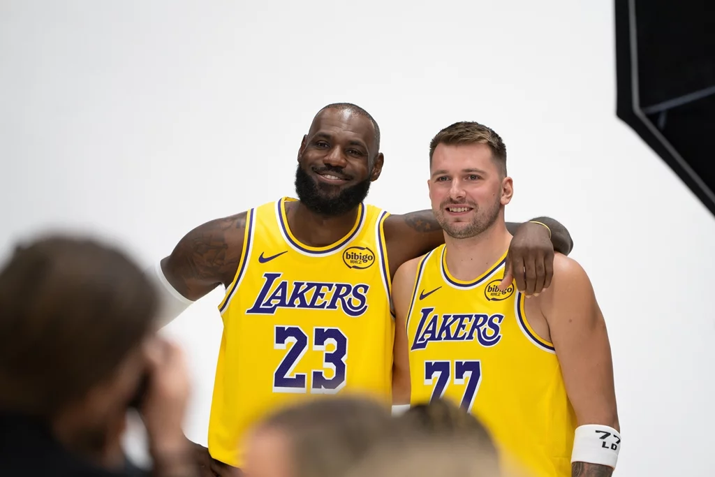 LeBron James listo para su temporada 23 en NBA