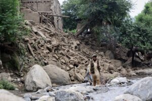 24 fotos de la devastación del terremoto en Afganistán que dejó más de 800 muertos