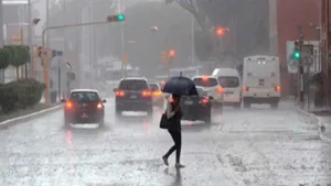 Onda tropical y vaguada provocarán lluvias; mantienen alertas meteorológicas
