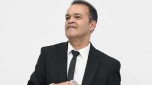 Alex Bueno es sometido a intervención quirúrgica en Nueva York