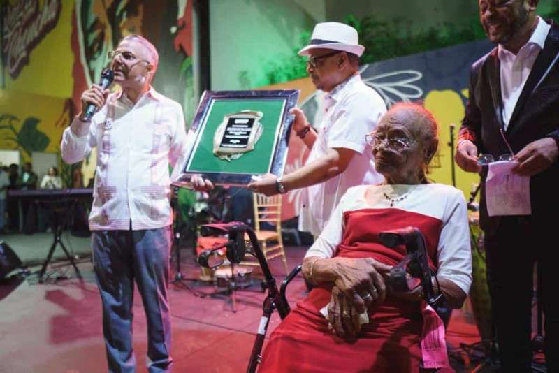 Fallece la bailarina de son Inocencia Paredes, conocida como “Chencha”