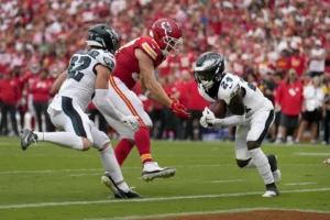 La defensa de los Eagles brilla en la revancha del Super Bowl