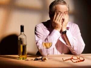 Ni el consumo moderado de alcohol es seguro frente al Alzheimer