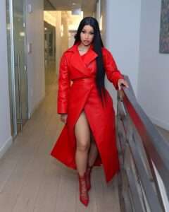 Cardi B anuncia con alegría su cuarto embarazo