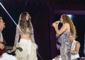Un dúo inesperado: Belinda y Shakira emocionan al público con una noche histórica