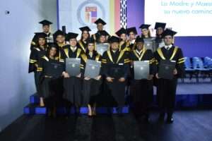 Cátedra de sostenibilidad gradúa 17 profesionales